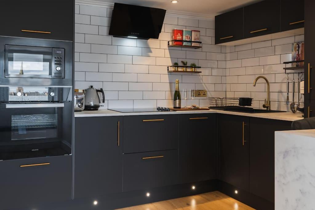 Apartament The West End Loft - 5* Retreat - Private Parking! Glasgow Zewnętrze zdjęcie